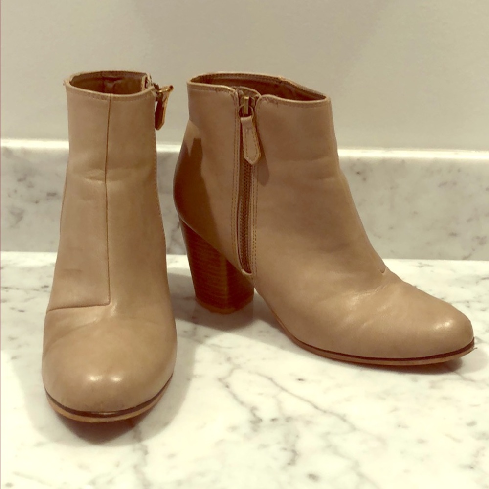 Qupid light brown booties